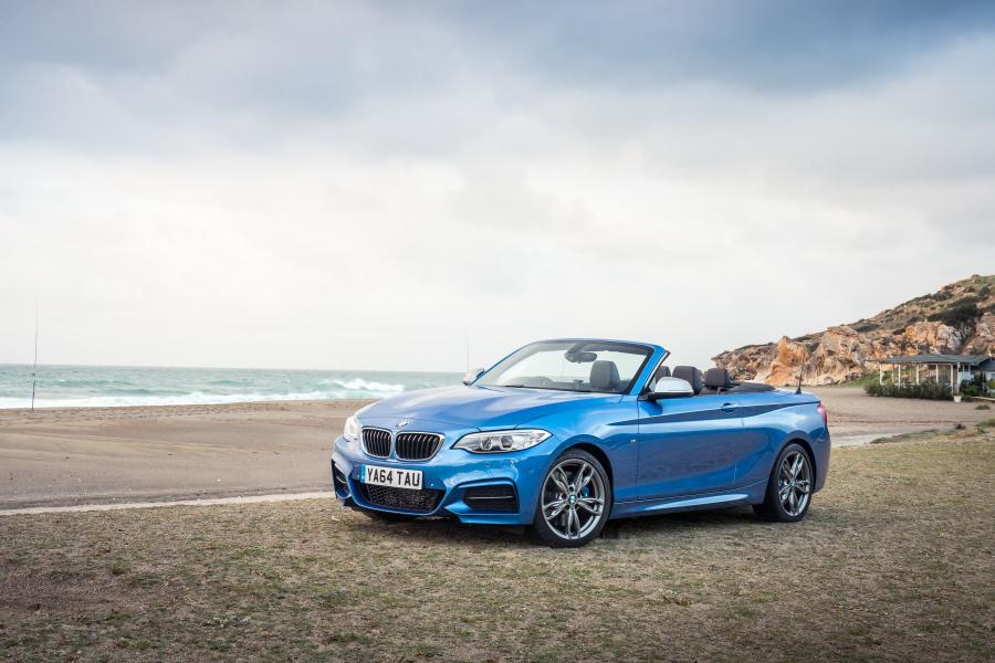  BMW M235i Convertible 2015 года  (UK) (фото 10 из 13)